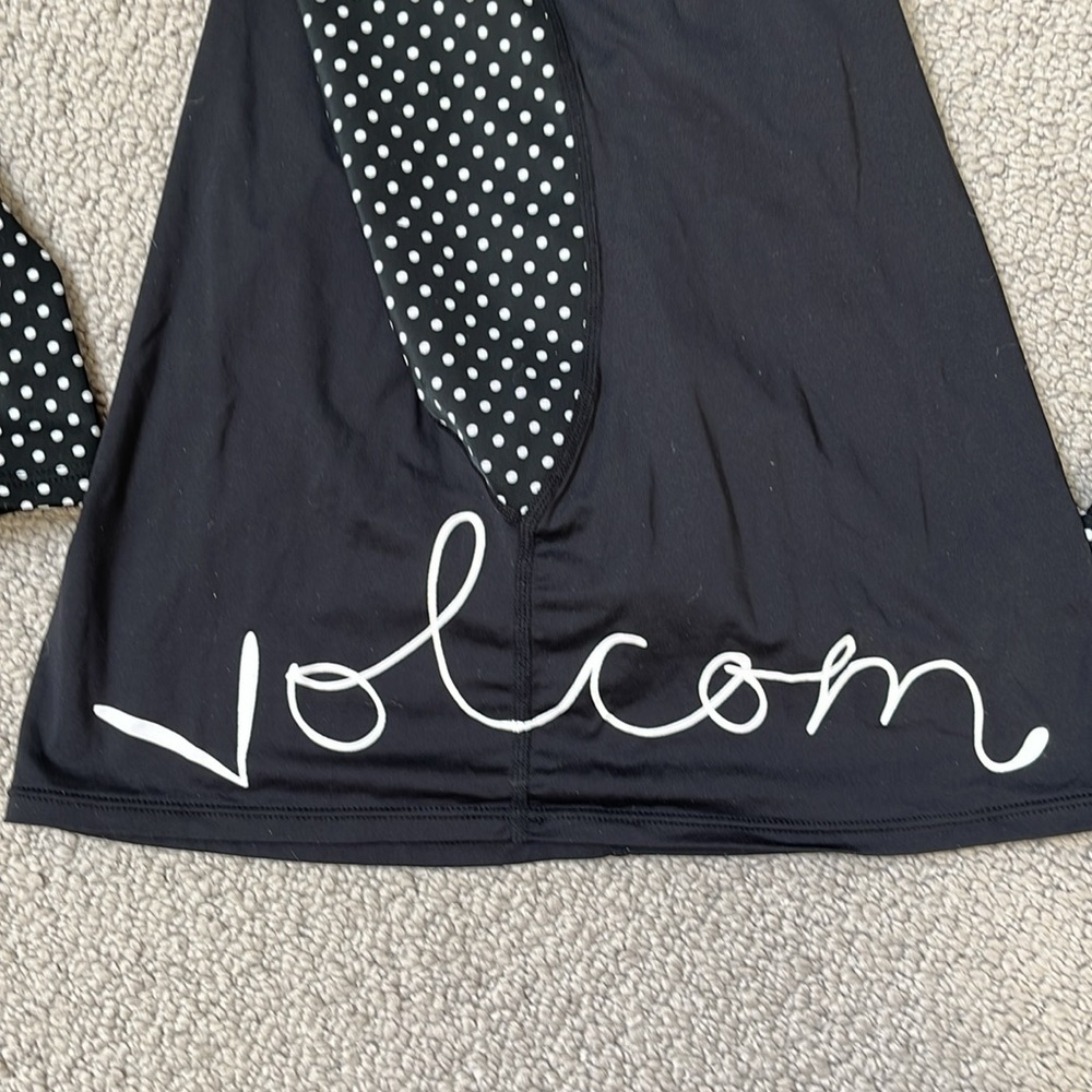 Volcom Rashguard - Picture 6 of 7